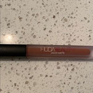 New Huda Beauty liquid matte lipstick